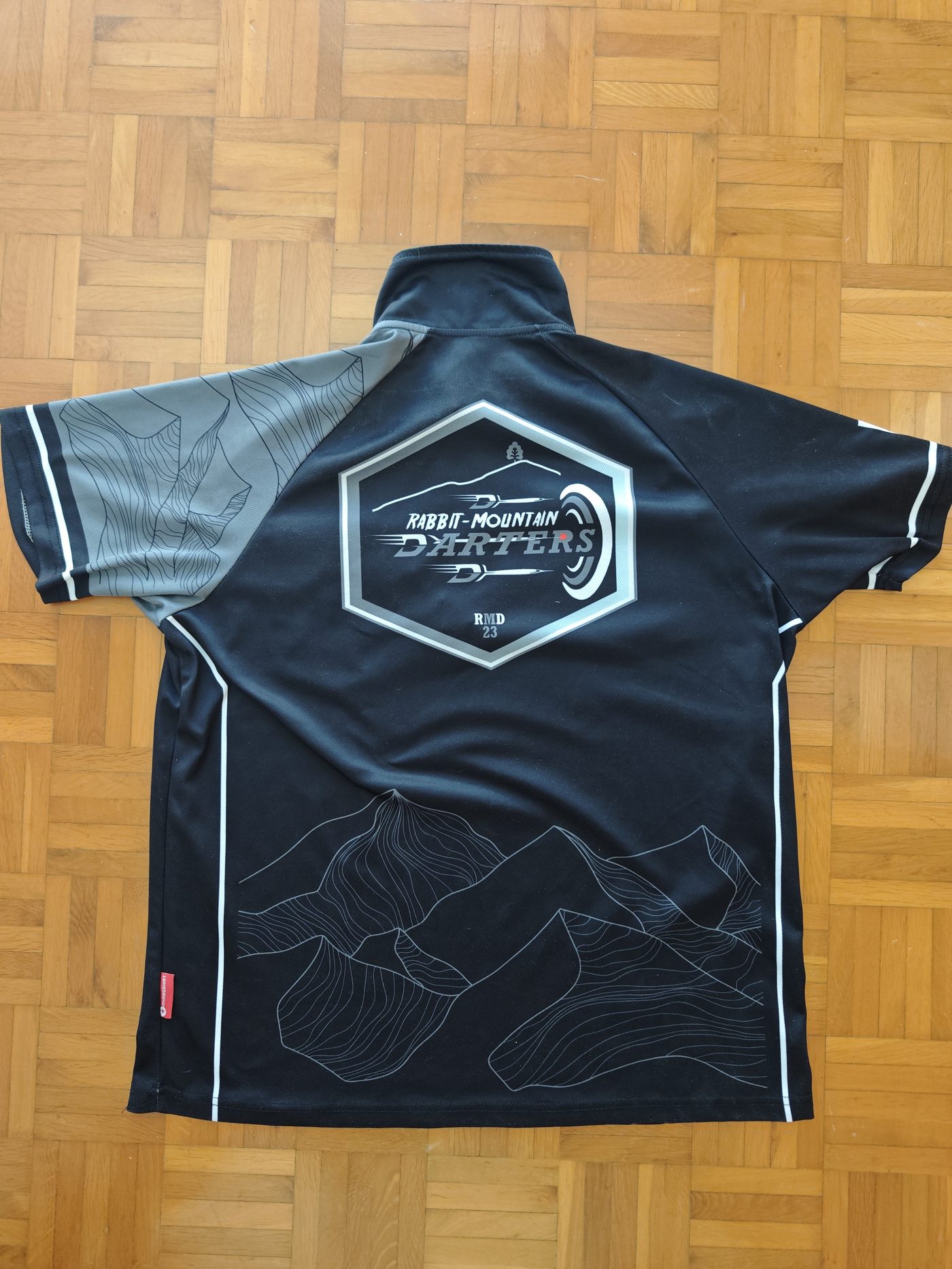 Trikot Rückseite mit Wappen, Rabbit-Mountain Darters